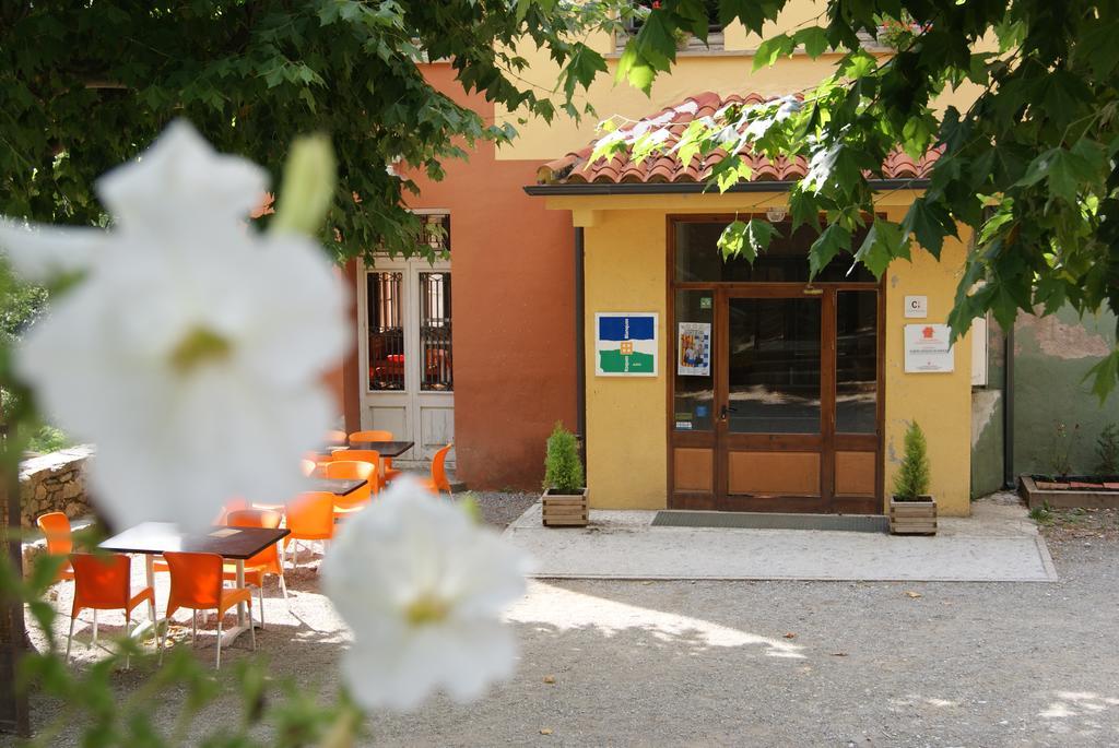 Alberg Roques Blanques Ribes De Freser Exterior foto